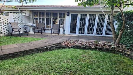 2 Bedroom townhouse - sectional to rent in Hillcrest Central