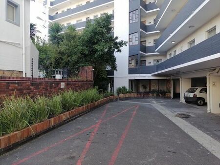 2 Bedroom apartment to rent in Vredehoek, Cape Town