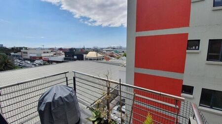2 Bedroom apartment to rent in Woodstock, Cape Town