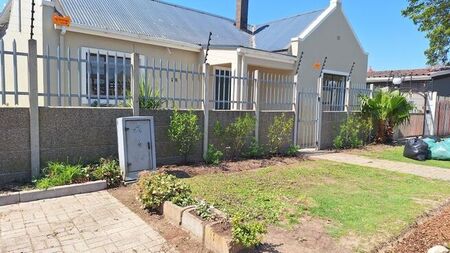 3 Bedroom townhouse - sectional to rent in George South