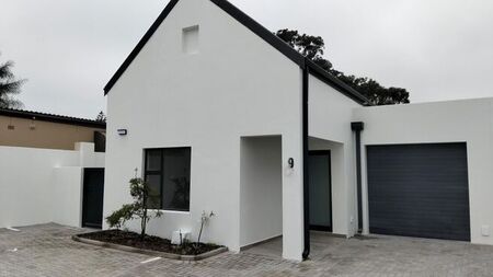 3 Bedroom townhouse - sectional to rent in Velddrif