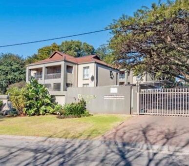 2 Bedroom apartment to rent in Florida Hills, Roodepoort