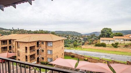 2 Bedroom townhouse - sectional to rent in Winchester Hills, Johannesburg