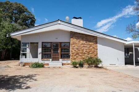 3 Bedroom house to rent in Oudtshoorn North