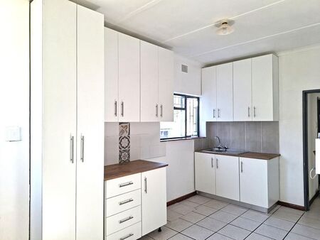 4 Bedroom house to rent in Southfield, Cape Town