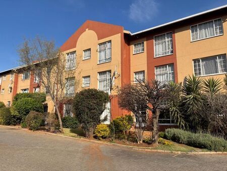 2 Bedroom apartment rented in Weltevreden Park, Roodepoort