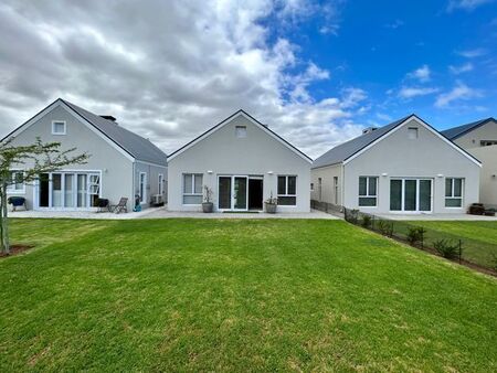 2 Bedroom townhouse - freehold rented in Silwerstrand Golf And River Estate, Robertson