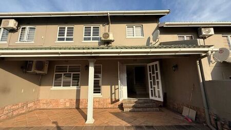 3 Bedroom duplex townhouse - sectional to rent in Somerset Park, Umhlanga