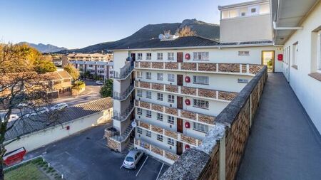 2 Bedroom apartment to rent in Paarl Central