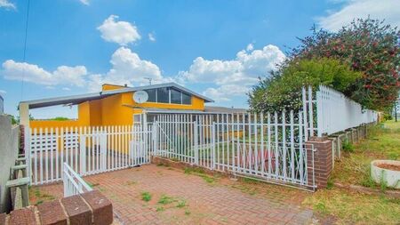 3 Bedroom house to rent in Bosmont, Johannesburg