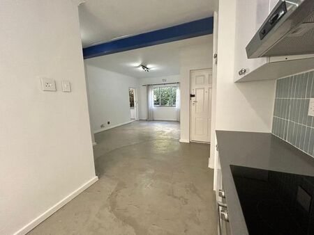 1 Bedroom apartment to rent in Claremont Upper, Cape Town