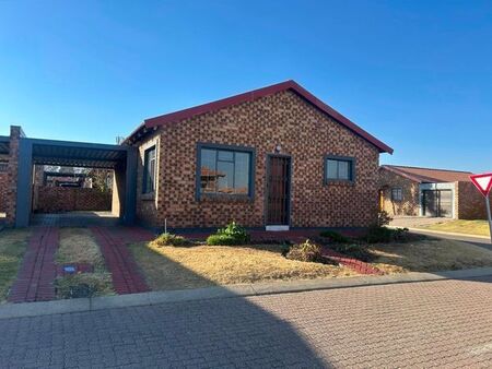 3 Bedroom townhouse - freehold to rent in Evander, Secunda
