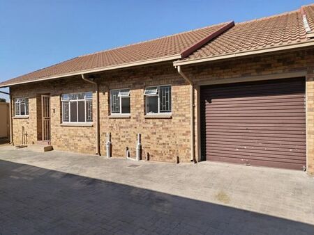 3 Bedroom cluster to rent in New Redruth, Alberton