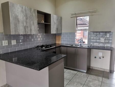 2 Bedroom apartment rented in Ruimsig, Roodepoort