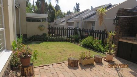 3 Bedroom townhouse - sectional to rent in Fourways, Sandton