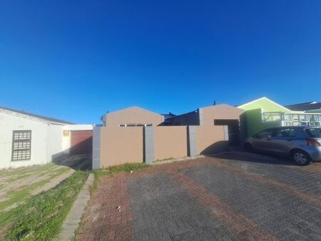 3 Bedroom house to rent in Strandfontein Village, Mitchells Plain