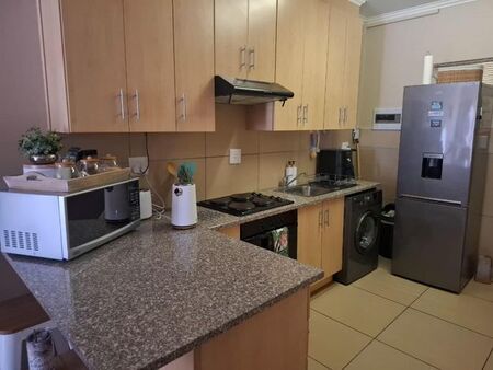 1 Bedroom apartment rented in Langenhovenpark, Bloemfontein