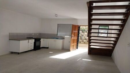 1 Bedroom semi-detached cottage to rent in Knysna Heights