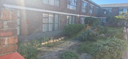 2 Bedroom apartment to rent in Grassy Park, Cape Town