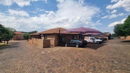 3 Bedroom townhouse - sectional rented in North Riding, Randburg