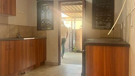 3 Bedroom townhouse - freehold to rent in Waterval East, Rustenburg