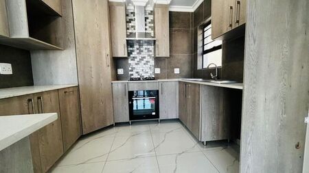 3 Bedroom townhouse - sectional to rent in Cashan, Rustenburg
