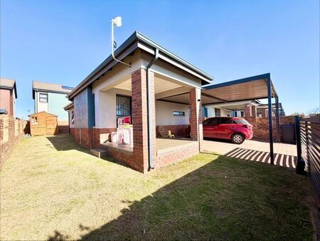 3 Bedroom house rented in Lion Pride, Randburg