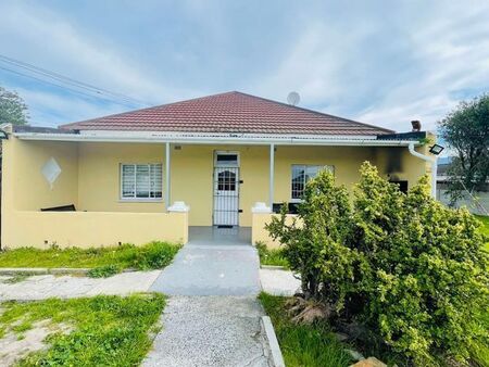 3 Bedroom house to rent in Wetton, Cape Town