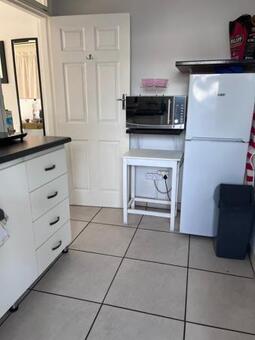 Bachelor apartment in Meer En See
