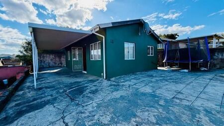 3 Bedroom House in Newlands West