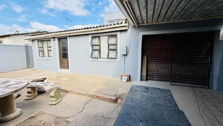 2 Bedroom House in Kwamashu