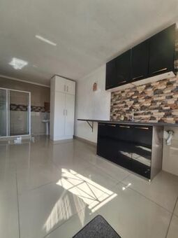 Studio apartment in Morningside
