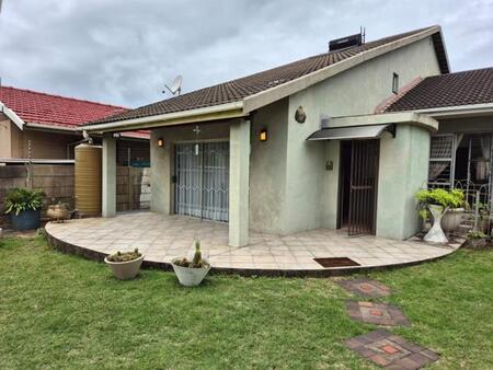 3 Bedroom Townhouse in Bluff