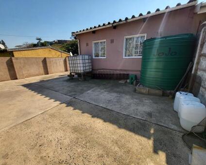 2 Bedroom House in Trenance Park