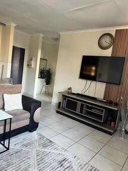 1 Bedroom Apartment in Helderkruin