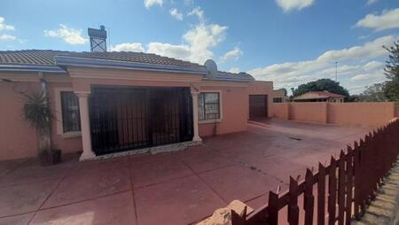 3 Bedroom House in Soshanguve Ff