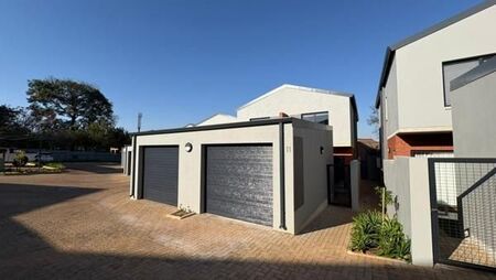 2 Bedroom Townhouse in Olympus Ah