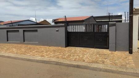 3 Bedroom House in Protea Glen