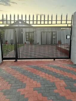 2 Bedroom House in Protea Glen