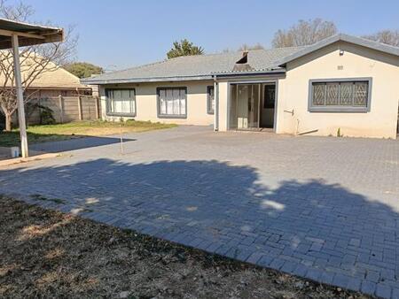 4 Bedroom House in Three Rivers
