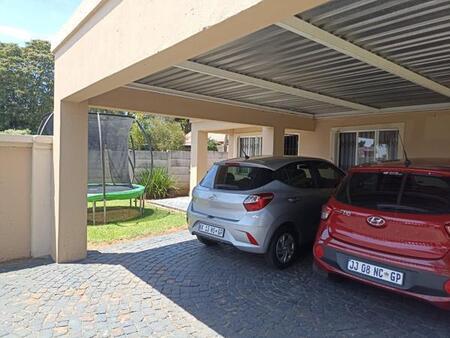 3 Bedroom House in Dunnottar