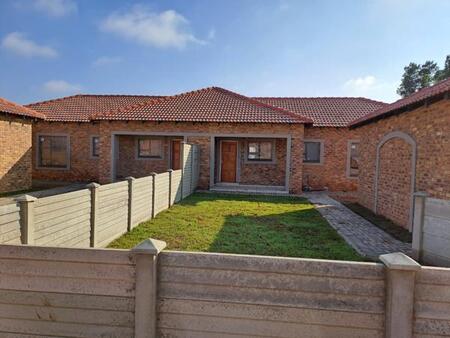 3 Bedroom Townhouse in Riversdale