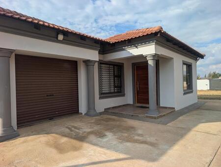 2 Bedroom Townhouse in Henley on Klip