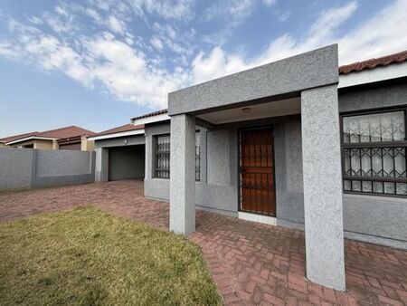 3 Bedroom House in Sonneveld