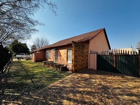 3 Bedroom House in Brakpan Central