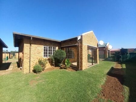 2 Bedroom Townhouse in Sunair Park