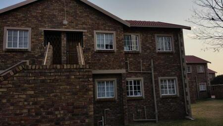 1.5 Bedroom Apartment in Die Hoewes