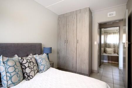2 Bedroom Apartment in Die Hoewes