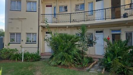 1 Bedroom Flat in Dagbreek