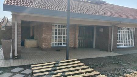 4 Bedroom House in Parys